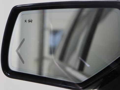 Used 2016 GMC Yukon Denali w/ Open Road Package image 25