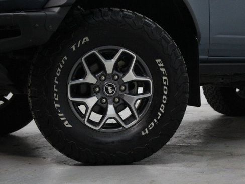 Used 2022 Ford Bronco Badlands image 3
