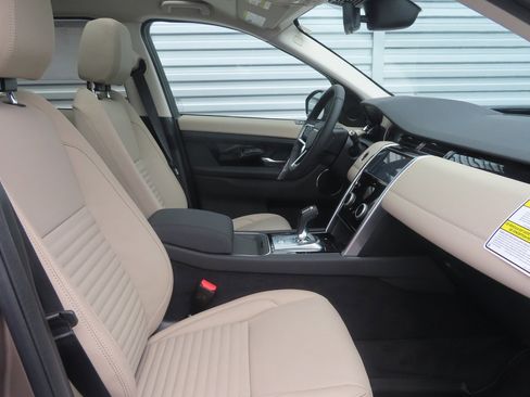 Used 2023 Land Rover Discovery Sport S image 3