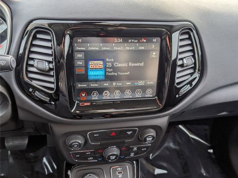 Used 2019 Jeep Compass Limited image 27