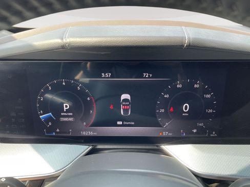 Used 2025 Nissan Murano Platinum w/ Cargo Package AWD/4WD image 2