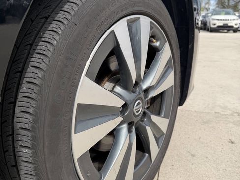 Used 2019 Nissan Sentra SV w/ Special Edition Package image 13