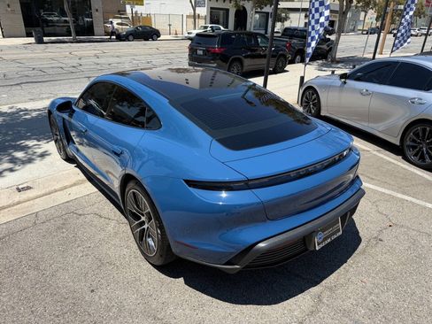 Used 2022 Porsche Taycan RWD image 18