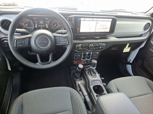 New 2025 Jeep Gladiator Willys image 7