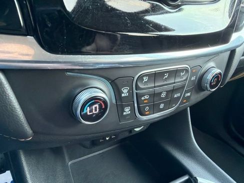 Used 2020 Chevrolet Traverse LS FWD image 15