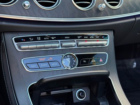 Used 2018 Mercedes-Benz E 400 4MATIC Sedan image 27