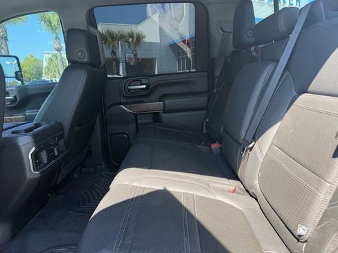 Used 2023 GMC Sierra 2500 Denali w/ Denali Ultimate Package AWD/4WD image 9