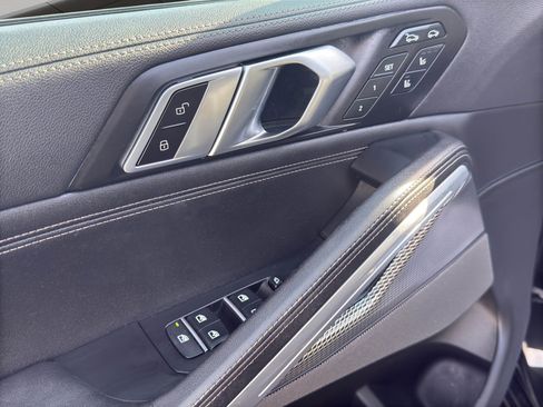 Used 2023 BMW X6 xDrive40i w/ M Sport Package image 12