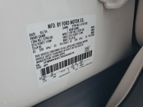 Used 2025 Ford Explorer ST AWD/4WD image 26