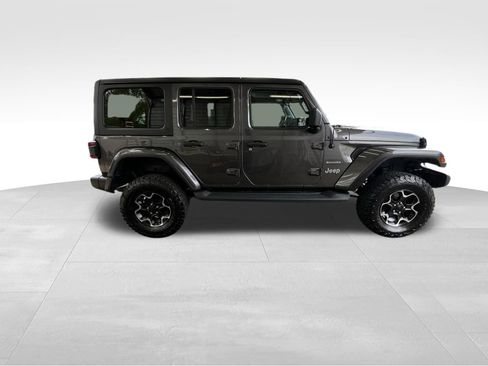 Used 2019 Jeep Wrangler Unlimited Sahara AWD/4WD image 5