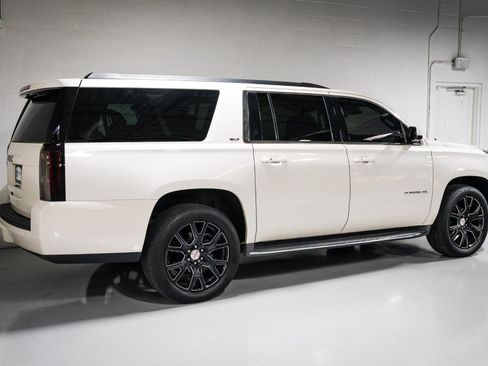 Used 2015 GMC Yukon XL SLT w/ Open Road Package AWD/4WD image 3