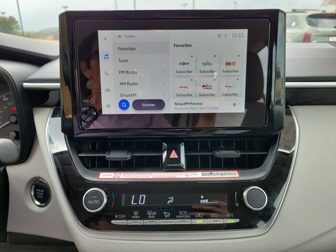 Used 2025 Toyota Corolla LE w/ Convenience Package image 8