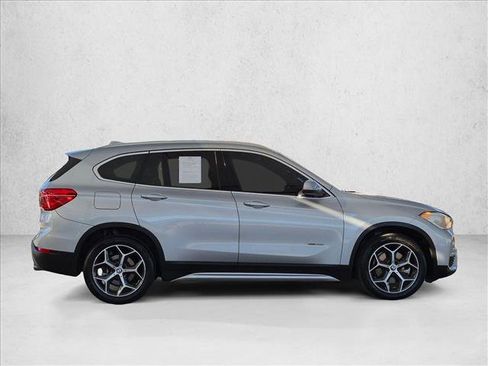 Used 2018 BMW X1 xDrive28i AWD/4WD image 4