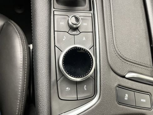 Certified 2025 Cadillac XT5 Premium Luxury image 20