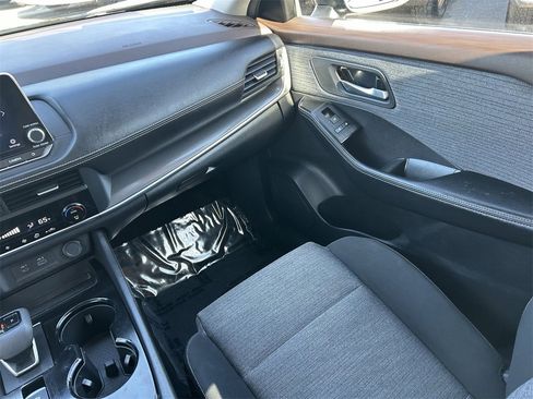 Certified 2023 Nissan Rogue SV image 17