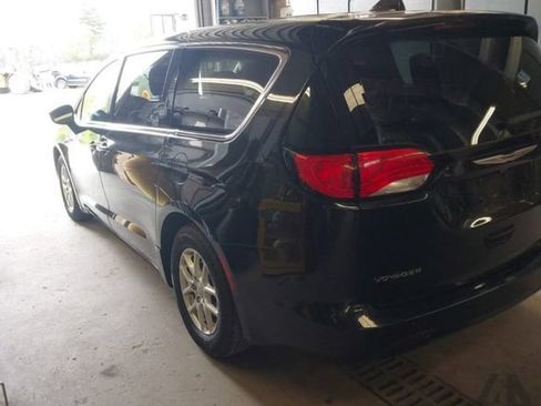 Used 2020 Chrysler Voyager LX FWD image 3