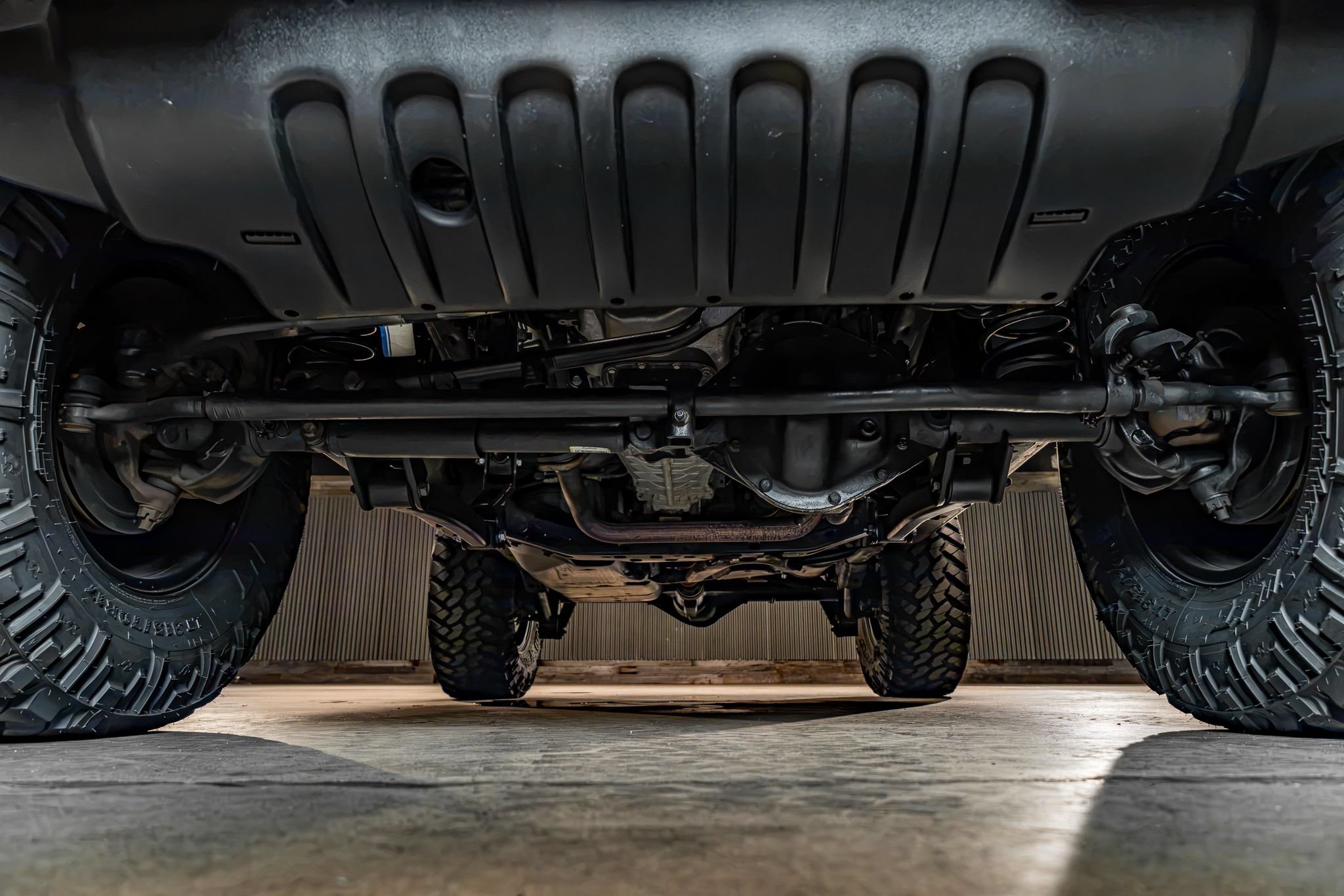 Used 2016 Jeep Wrangler Rubicon w/ Dual Top Group AWD/4WD image 12