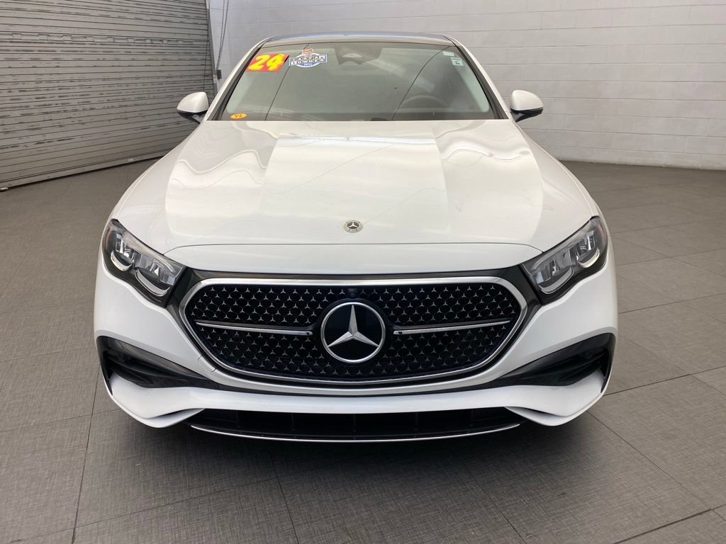 Used 2024 Mercedes-Benz E 350 4MATIC Sedan image 4