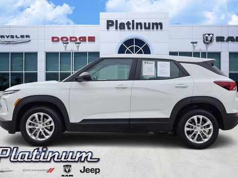 Used 2024 Chevrolet TrailBlazer LS w/ LS Confidence Package FWD image 3