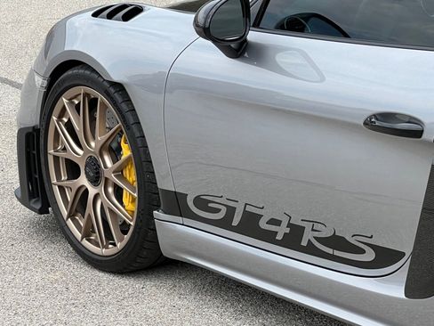 Certified 2024 Porsche 718 Cayman GT4 RS RWD image 17