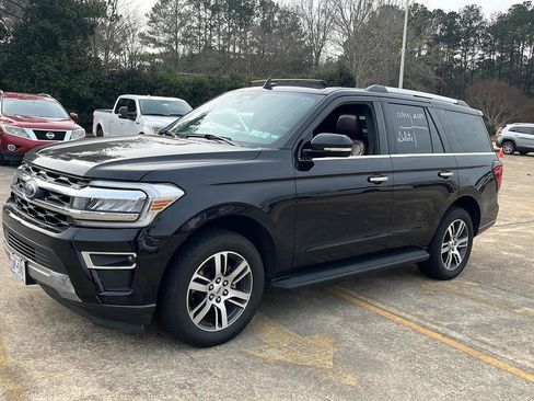 Used 2024 Ford Expedition Limited image 1