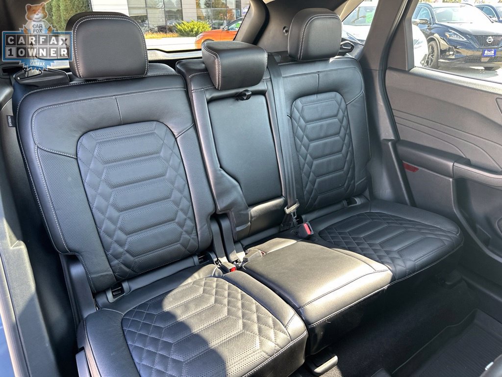 Used 2023 Ford Escape Platinum w/ Premium Technology Package AWD/4WD image 16