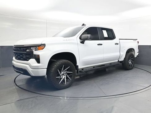 Used 2023 Chevrolet Silverado 1500 Custom AWD/4WD image 9