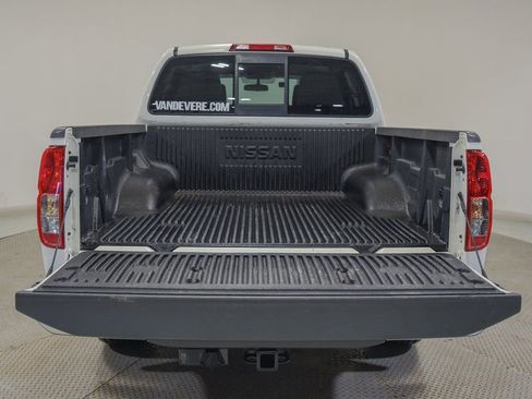 Used 2018 Nissan Frontier SV image 14