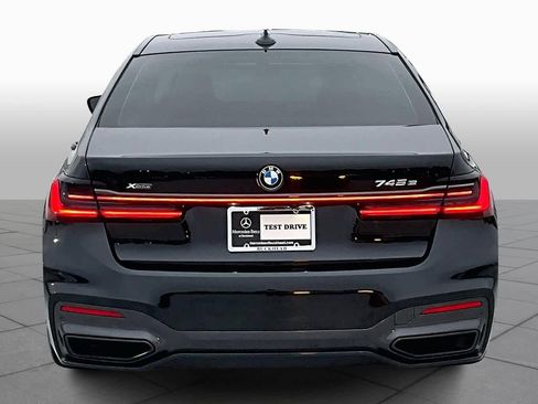 Used 2020 BMW 745e xDrive image 4