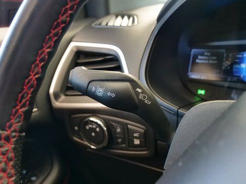 Used 2022 Ford Edge ST-Line w/ Class II Trailer Tow Package image 27