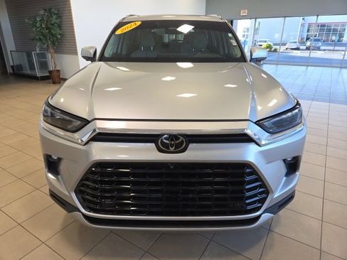 Used 2024 Toyota Grand Highlander AWD image 4