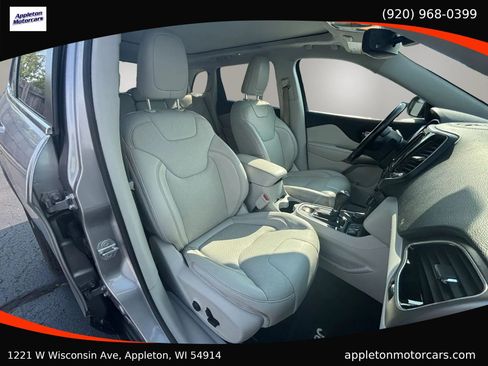 Used 2019 Jeep Cherokee Limited w/ Technology Group AWD/4WD image 41