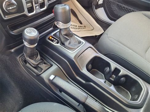 Used 2020 Jeep Wrangler Unlimited Sport S image 24