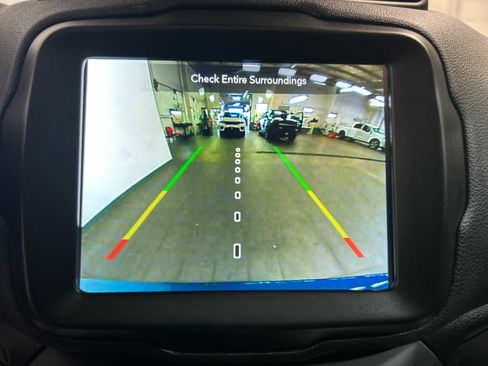 Used 2022 Jeep Renegade Limited w/ Sun, Sound & Wheels Group AWD/4WD image 5