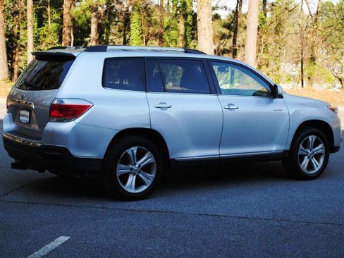 Used 2013 Toyota Highlander Limited image 23