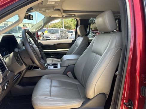 Used 2020 Ford Expedition XLT w/ Equipment Group 202A RWD image 27