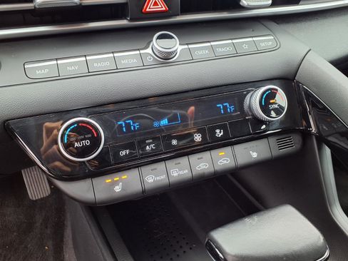 Used 2023 Hyundai Elantra SEL w/ Convenience Package FWD image 11