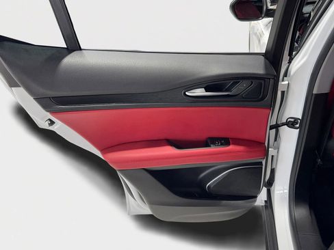 Used 2020 Alfa Romeo Stelvio w/ Nero Edizione image 19