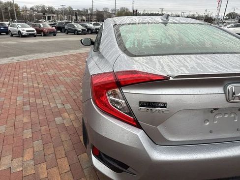 Used 2019 Honda Civic EX image 18