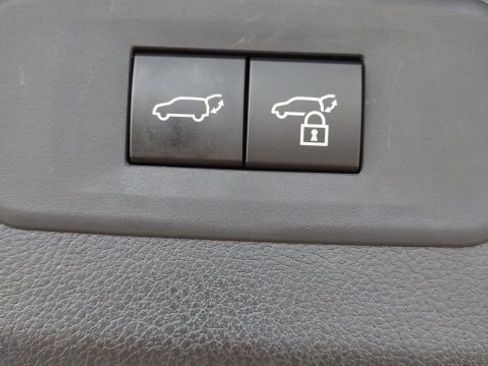 Used 2025 Toyota Grand Highlander AWD image 19