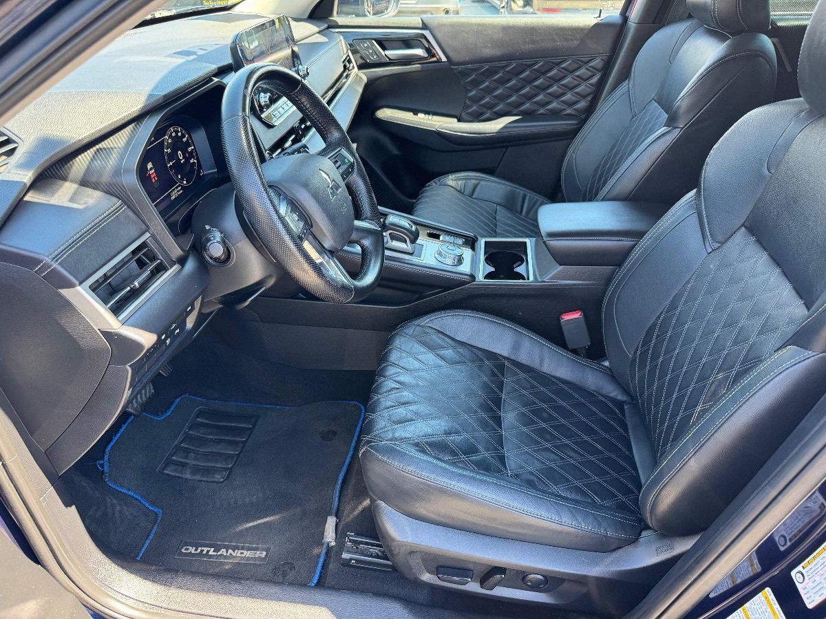 Used 2023 Mitsubishi Outlander SEL AWD/4WD image 29