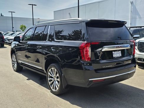 Used 2023 GMC Yukon XL Denali w/ Denali Reserve Package AWD/4WD image 3