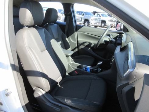 Certified 2025 Buick Encore GX Preferred AWD/4WD image 18