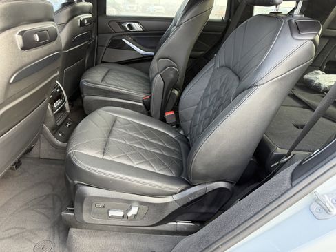 Used 2024 BMW X7 xDrive40i w/ M Sport Package image 30
