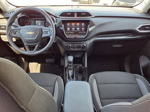 Used 2023 Chevrolet TrailBlazer LT w/ Convenience Package FWD image 8
