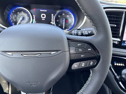 New 2027 Chrysler Pacifica Limited FWD image 17