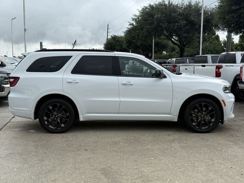 Used 2024 Dodge Durango GT w/ Blacktop Package RWD image 3