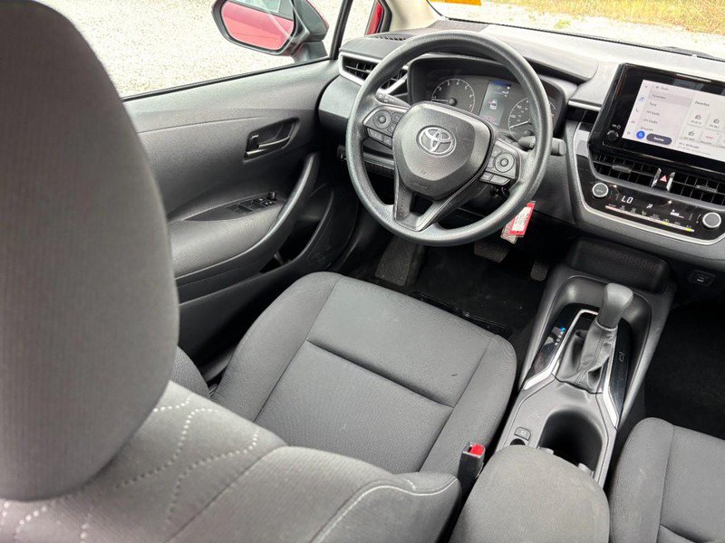 Used 2025 Toyota Corolla LE FWD image 14