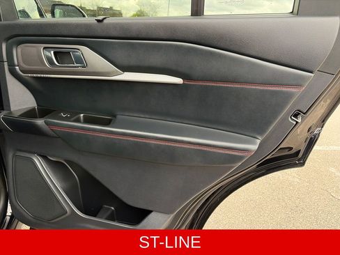 Used 2025 Ford Explorer ST-Line w/ Premium Package AWD/4WD image 37