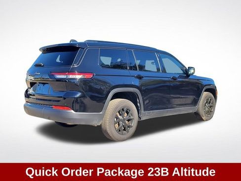 Used 2024 Jeep Grand Cherokee L Laredo image 2